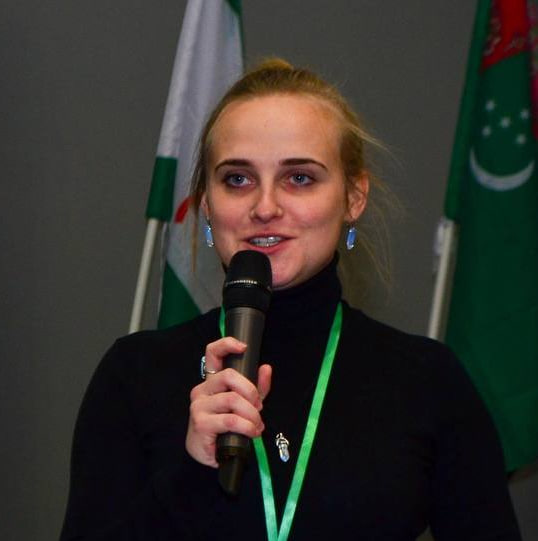 Алёна Харламова